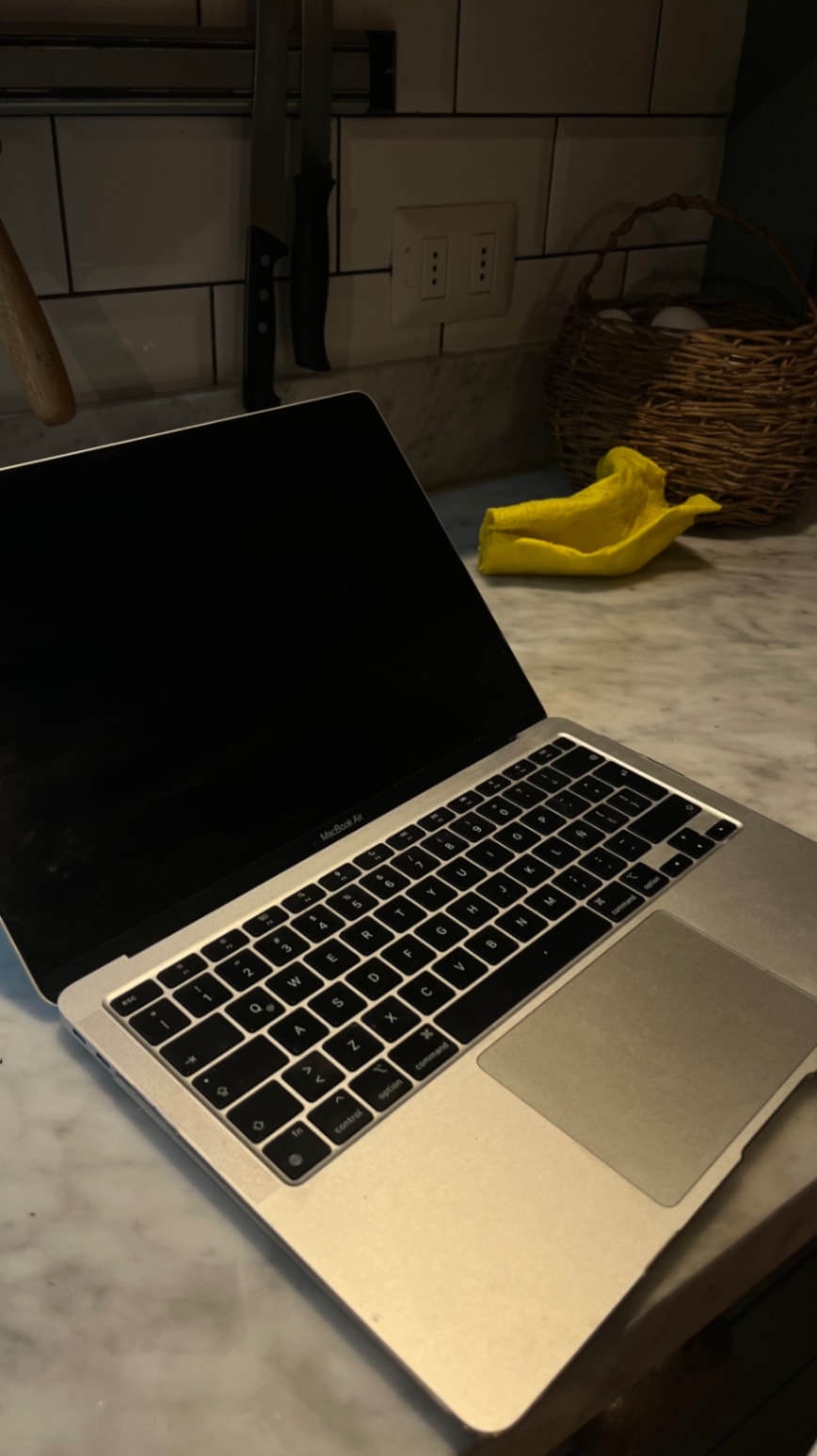 MacBook Air M1 2020 - Imagen 2