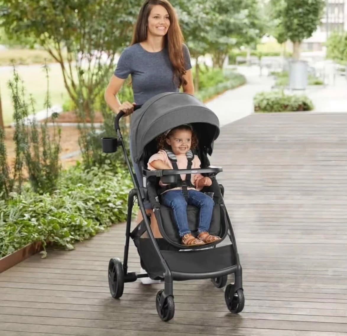 Coche + huevito y base GRACO (NUEVO)