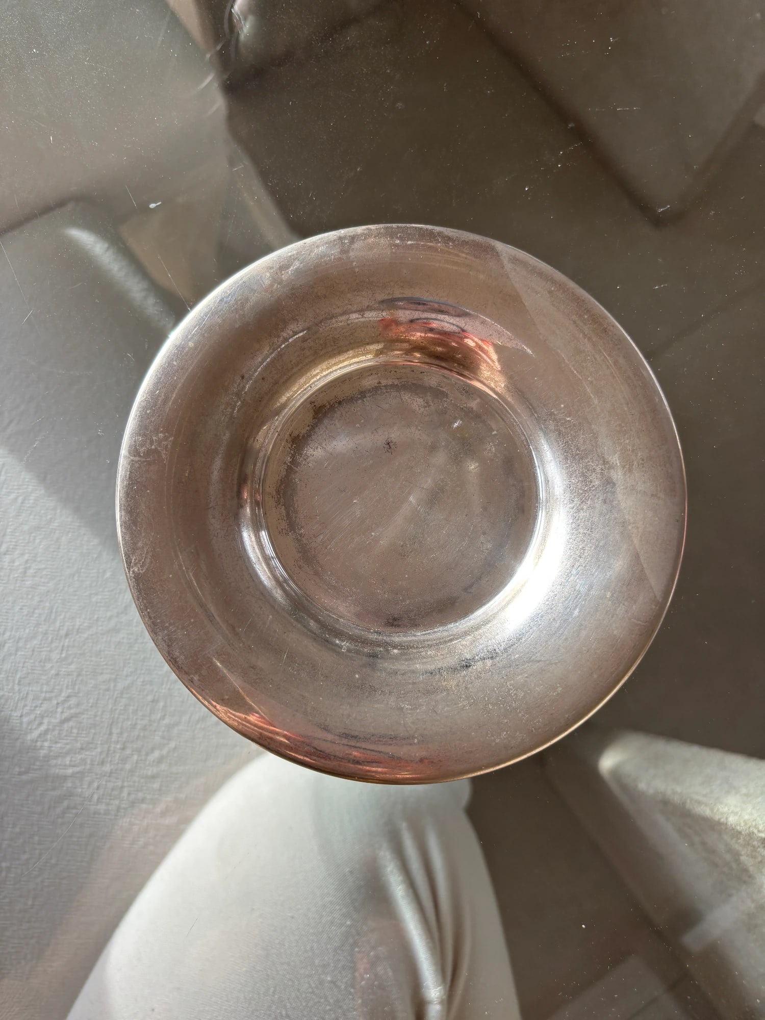 Set de 4 platos de sopa con asas y platos base de metal plateado - Imagen 5