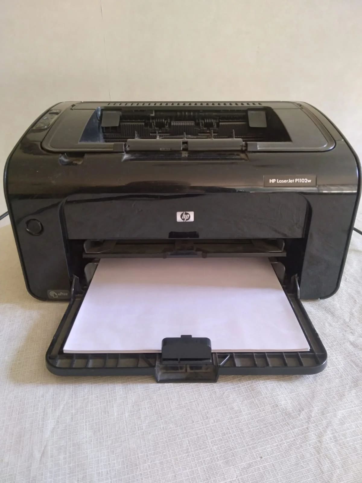 Impresora HP LaserJet P1102w - Imagen 2