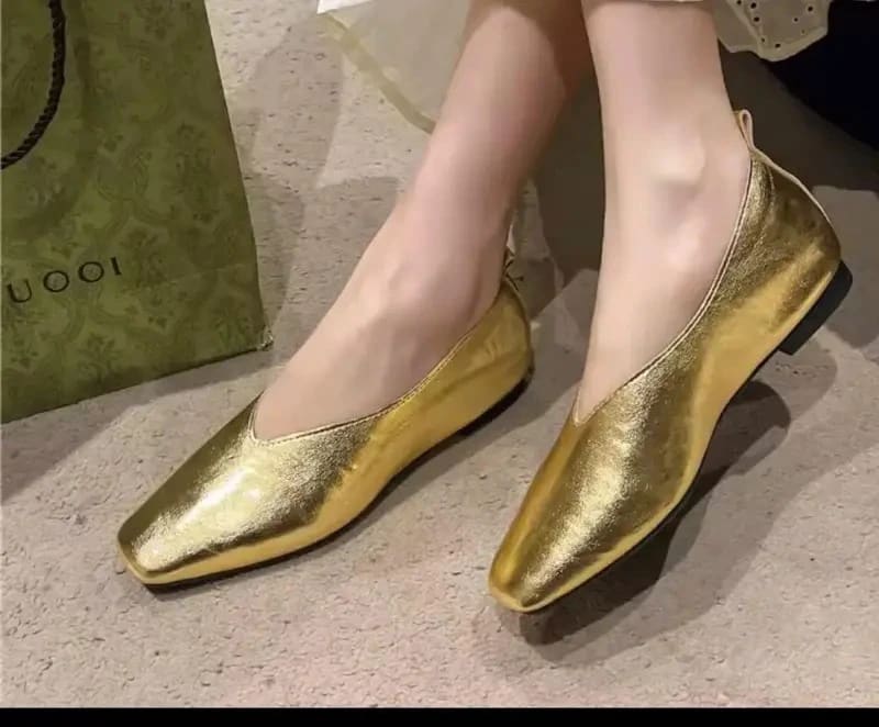 Ballerinas Doradas Nuevas 100% cuero talla 38US CMS 24,5 - Imagen 1