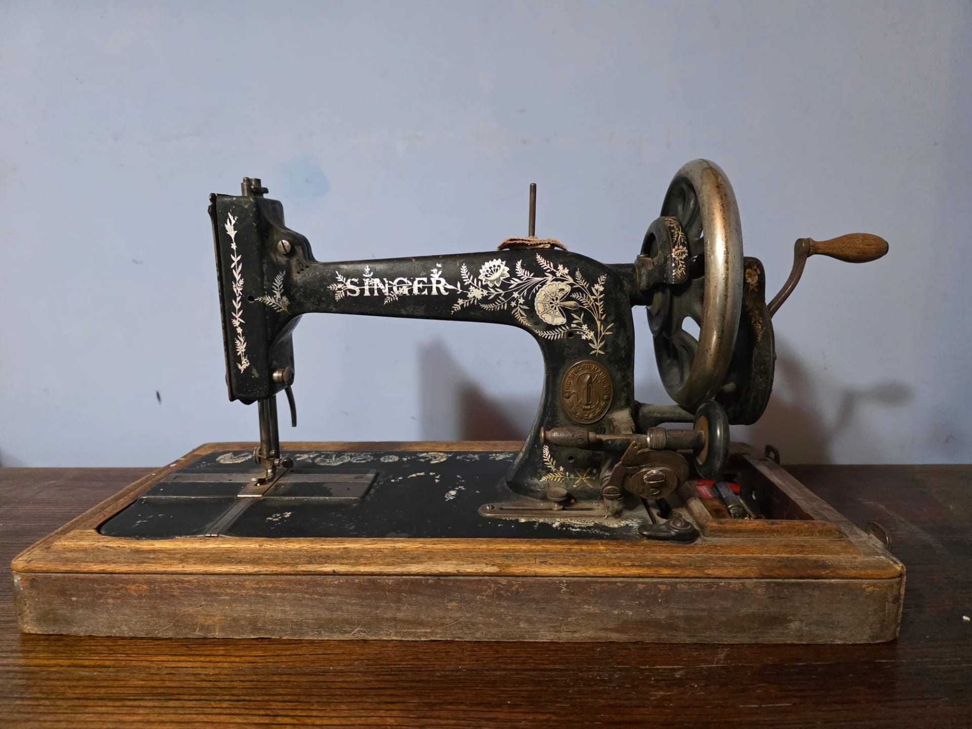 Manquina de coser antigua singer - Imagen 2
