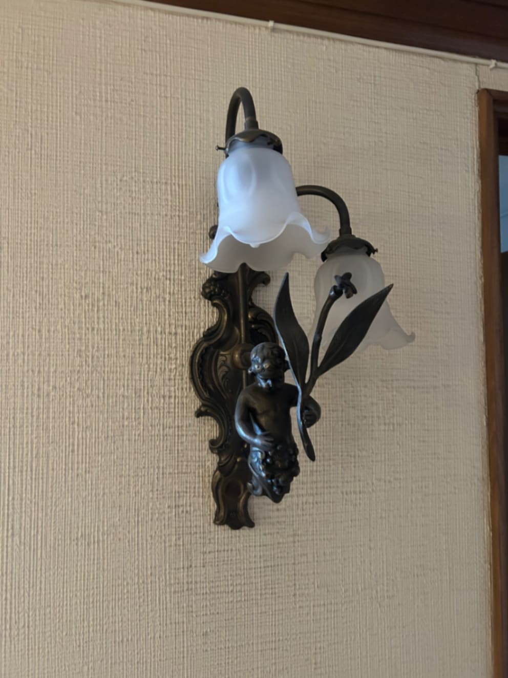Lámpara Apliqué de Bronce con tulipa - Imagen 3