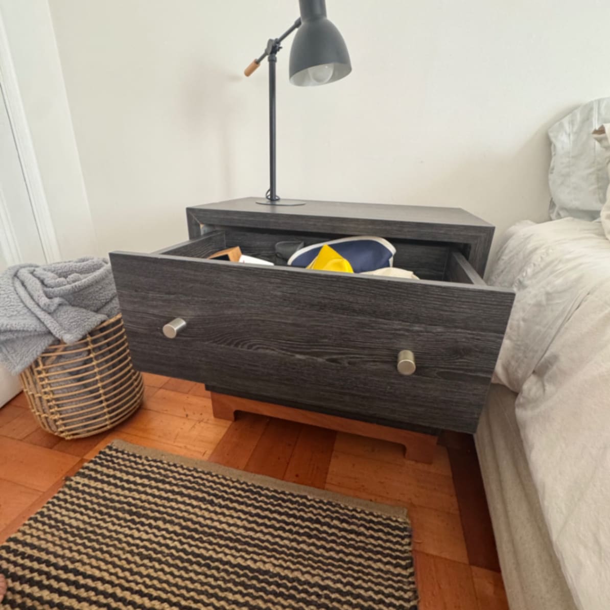 Par de veladores hechos a medida/ madera y melanina - Imagen 4