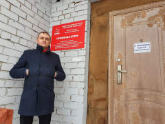 Депутат Мурманской областной Думы Александр Клементьев проработал обращение жителей Мончегорска по проблеме вывоза ТКО с площадки возле дома № 13 по наб. Климентьева