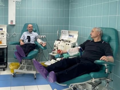 Сотрудники ГИБДД Мурманской области стали донорами крови в рамках Всемирного дня донора