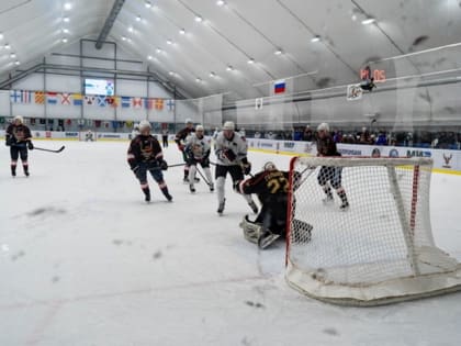 «Тайфун», «Шквал», «Авианосец»: на Северном флоте прошли жаркие хоккейные матчи в рамках отборочного этапа Ночной хоккейной лиги