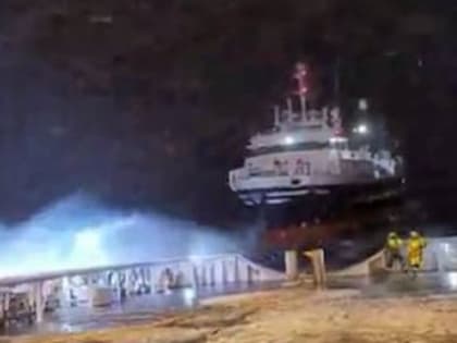 Мурманский траулер отбуксирован на Шпицберген