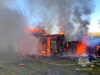 Пожар в Мурманске на Фрунзе тушили 18 человек