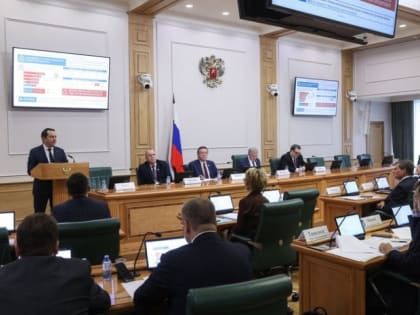 Необходимо пересмотреть подходы к расчёту уровня бюджетной обеспеченности регионов Крайнего Севера и Арктической зоны с учётом их особенностей и специфики: Андрей Чибис на заседани