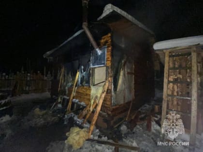В рождественскую ночь горел одноэтажный дом в Мончегорском районе