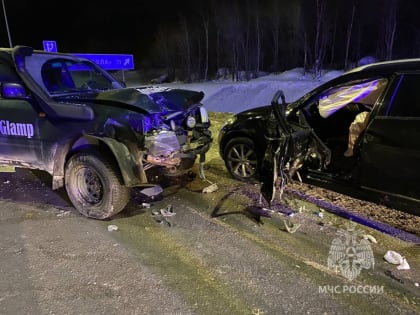 В Мурманске поздним вечером столкнулись две легковушки