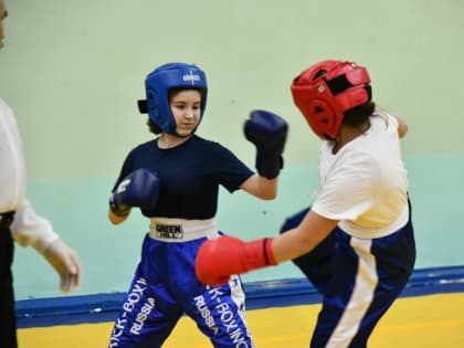 Во Дворце спорта проходят Чемпионат и Первенство Мурманска по кикбоксингу