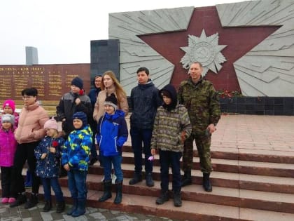 Сотрудники спецназа УФСИН России по Мурманской области вместе с подшефными  воспитанниками «Берегини» побывали в Долине Славы