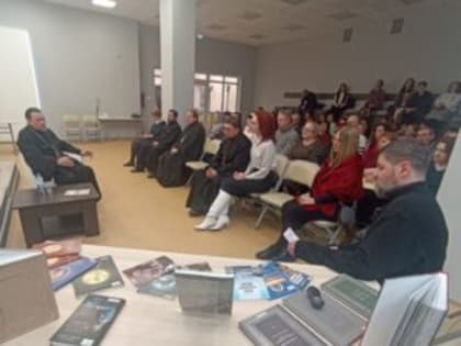 14 марта в Мурманской областной научной библиотеке состоялась встреча Митрополита Митрофана с читателями