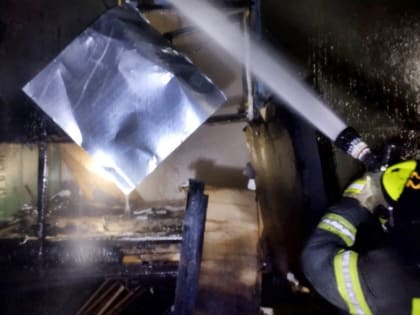 В гаражах Кандалакши ликвидировали пожар