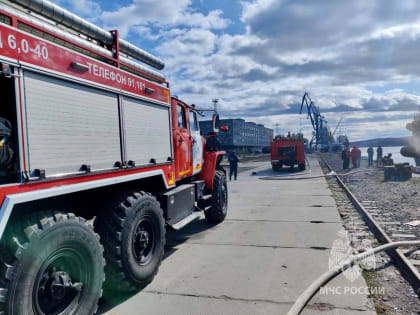 Произошло возгорание на судне «Спарта» в районе рыбного порта в Мурманске