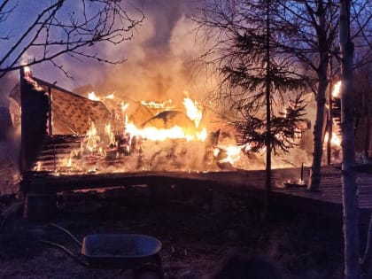В Мурманской области дотла сгорел жилой дом
