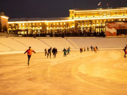 ЛЁД ДЛЯ КОНЬКОБЕЖЦЕВ МУРМАНСКА ГОТОВ