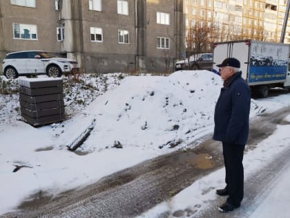 Работа в избирательном округе. Сегодня посетил мурманчанку, которая обратилась ко мне на личный прием с проблемами жилищно-коммунального хозяйства