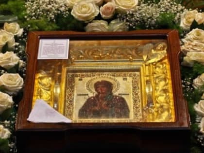 Мироточивую икону «Умягчение злых сердец» встретят в Мурманске