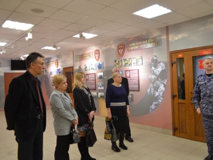 В Управления Росгвардии по Мурманской области состоялась встреча с родственниками сотрудников, погибших при исполнении служебного долга