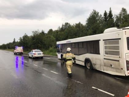 В Апатитах  автобус без пассажиров попал в ДТП