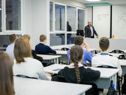 Спрос на специалистов в сфере образования вырос на 20% в 2022 году