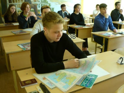 Более 5 тысяч девятиклассников Мурманской области сдали основной государственный экзамен по информатике и ИКТ, географии и химии