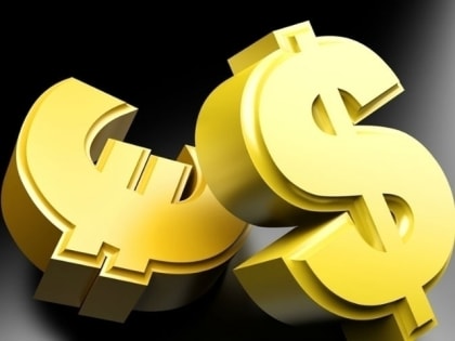 Курс доллара снизился почти на 40 копеек, евро теряет почти 8 копеек