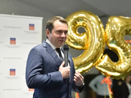 Губернатор поздравил медработников с юбилеем медработников скорой помощи