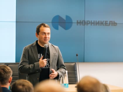 Губернатор Чибис поздравил работников Кольской горно-металлургической компании