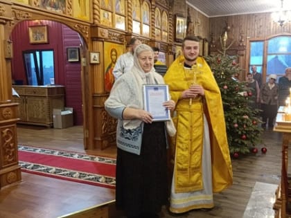 В Апатитах наградили прихожан, которые стояли у истоков строительства храма Новомучеников и Исповедников Церкви Русской