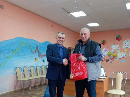 Депутат Александр Клементьев сообщил о начале работ по ремонту одного из подъездов