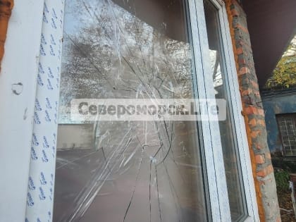 Минувшей ночью в офисе управляющей компании Инвест ЖКХ неизвестный разбил окна