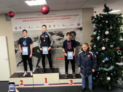 Пять медалей завоевал мончегорский конькобежец на первенстве Северо-Запада