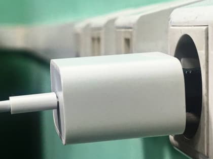Опасности постоянного подключения зарядного устройства к сети