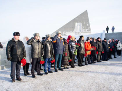 В Мурманске прошел торжественный митинг, посвященный Дню защитника Отечества