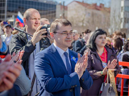 ГЛАВА ГОРОДА-ГЕРОЯ - ПОЗДРАВЛЕНИЕ С ПЕРВОМАЕМ