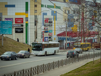 Спрос на банковских служащих вырос с апреля на 52% в Мурманской области