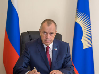 Председатель Мурманской областной Думы Сергей Дубовой поздравил северян с Днем народного единства