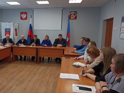 Министр Госжилстройнадзора посетила в Кандалакше проблемные крыши и подвалы