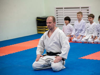 Замглавы администрации города Мурманска Людмила Левченко посетила детско-юношескую спортивную школу единоборств № 19