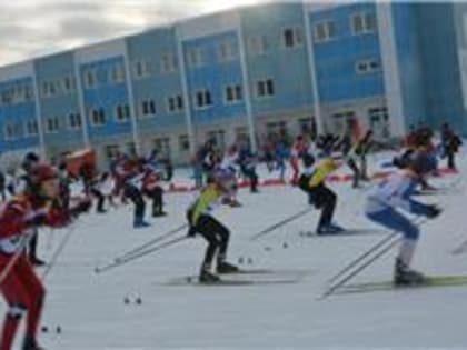 В МУРМАНСКЕ ВЗОШЛО "ЛЫЖНОЕ СОЛНЦЕ"