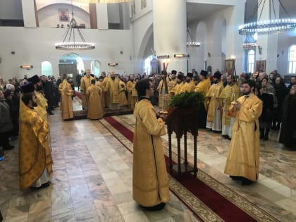 Председатель Патриаршей Комиссии по вопросам физической культуры и спорта, митрополит Митрофан возглавил  Божественную литургию в храме Собора Московских святых в Бибирево