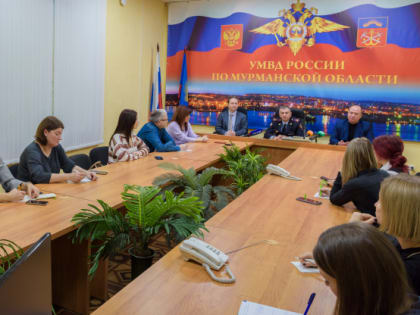 В УМВД России по Мурманской области состоялся брифинг по профилактике мошенничеств