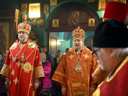 В понедельник Светлой седмицы в храме Спаса на водах совершено соборное богослужение архиереев Мурманской митрополии