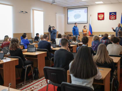 В Мурманской областной Думе прошла "Классная встреча"