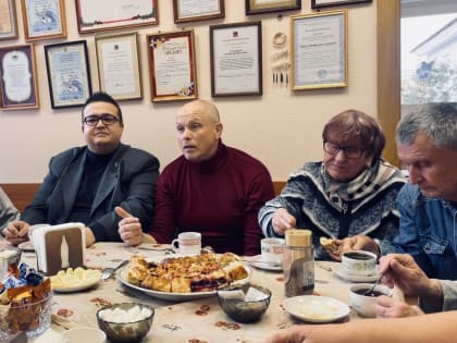 Роман Пономарев вместе с Германом Ивановым посетили Областной совет ветеранов войны и труда