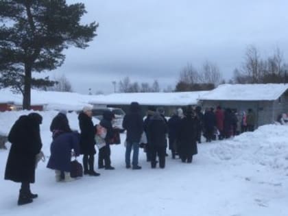 В оленегорском храме прошла Божественная литургия